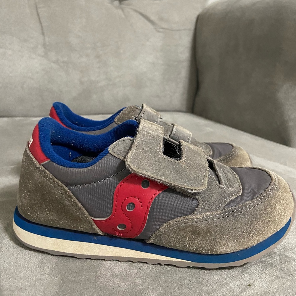Saucony boy velcro shoes
